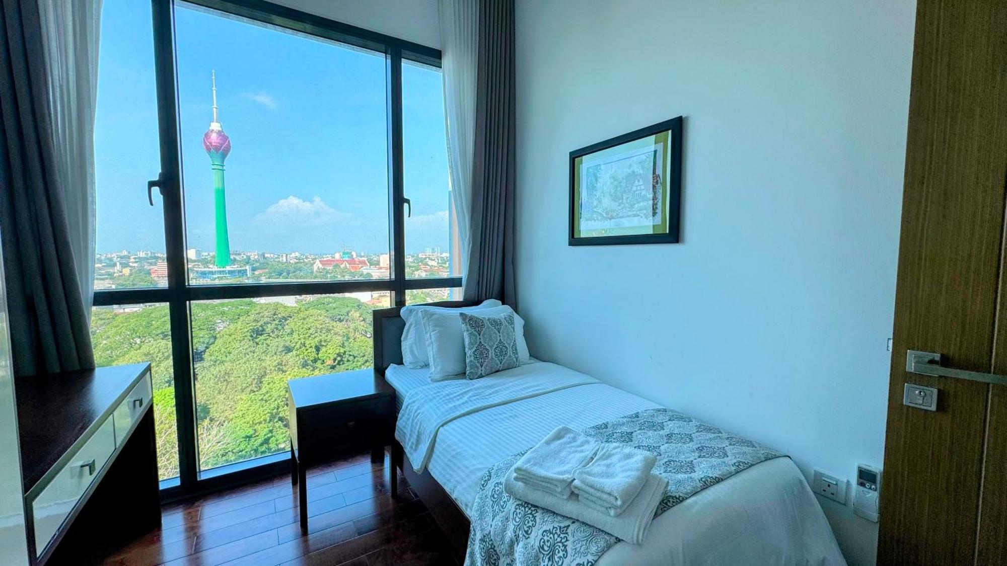 Cosy Home In Heart Of Colombo At Capitol Twinpeaks. エクステリア 写真